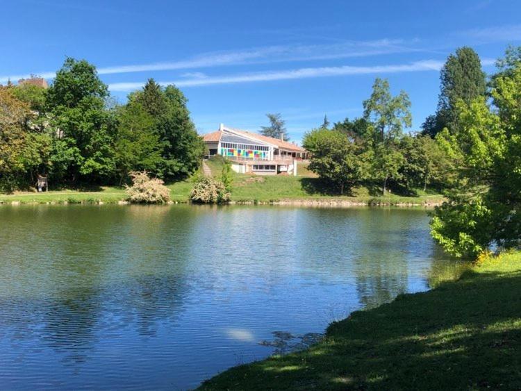 Hotel Restaurant La Dame Du Lac Monflanquin Zewnętrze zdjęcie